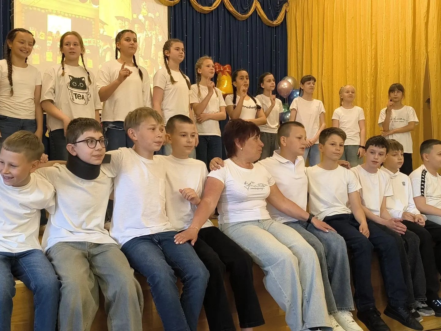 Праздник Последнего звонка в начальной школе «Каникулам Ура!».
